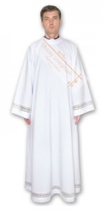 Camici con ornamenti - Camici sacerdotali - VestiLiturgiche.it